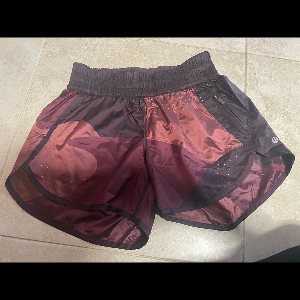 NWOT - Lululemon Patch Game Short - 4” - Size 6